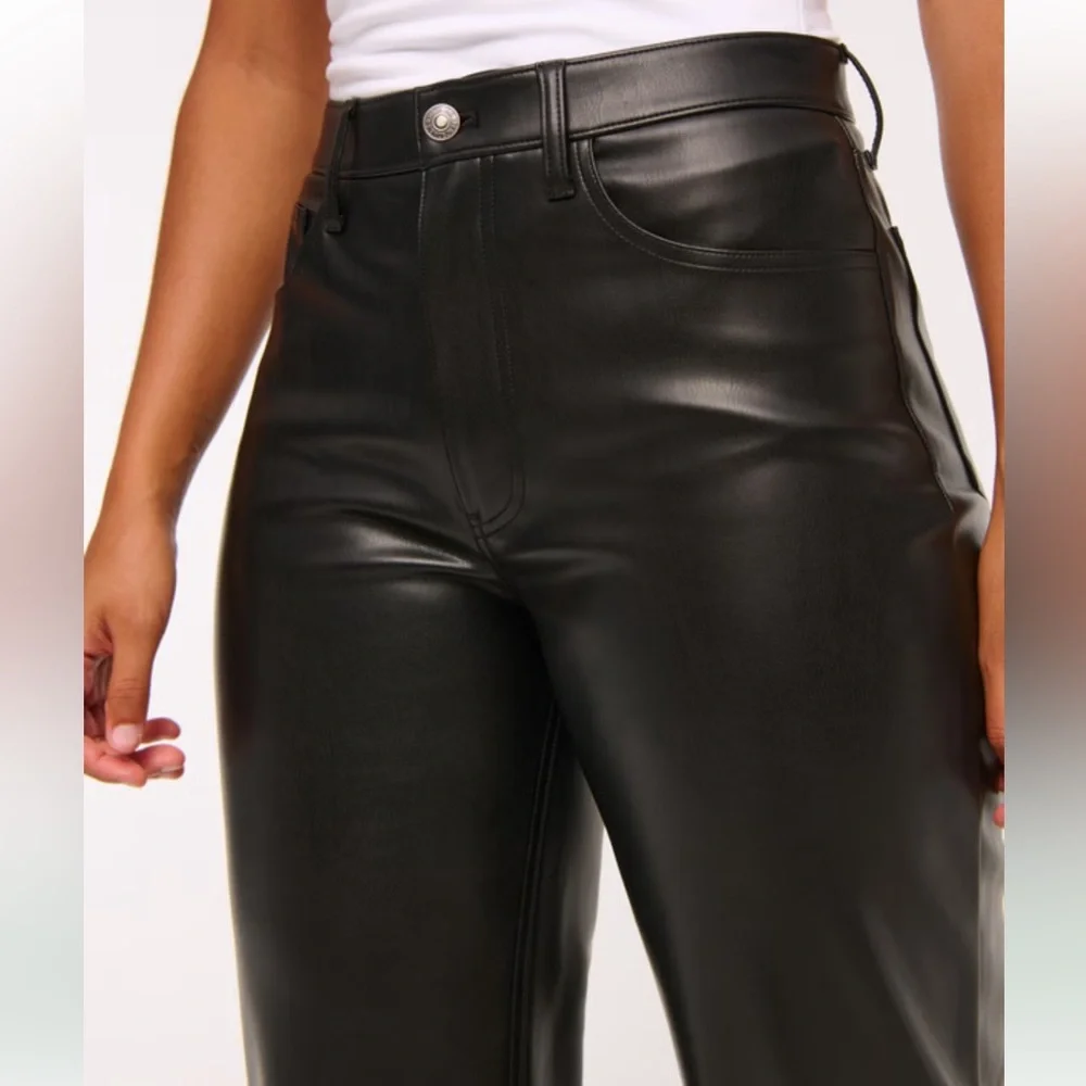 TALL NWT Curve Love High Rise 90s Relaxed Vegan Leather Pant - Picture 6 of 7